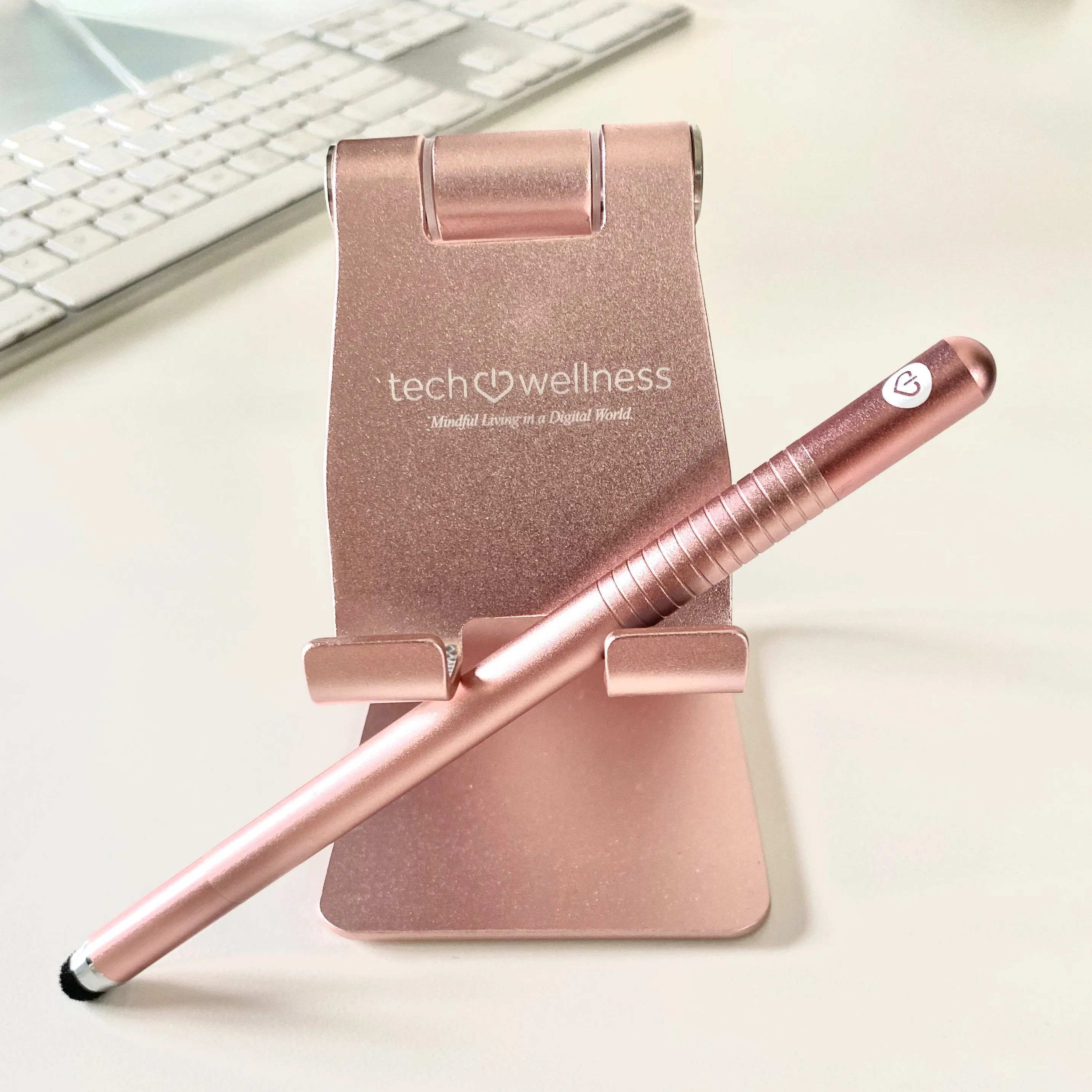 3-in-1 Stylus!  With a Pen and  Drawing Tip! In White, Rose Gold, Black and Silver